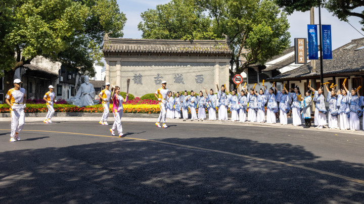 從古城到新城 杭州第19屆亞洲運動會火炬?zhèn)鬟f紹興站順利完成(圖13)