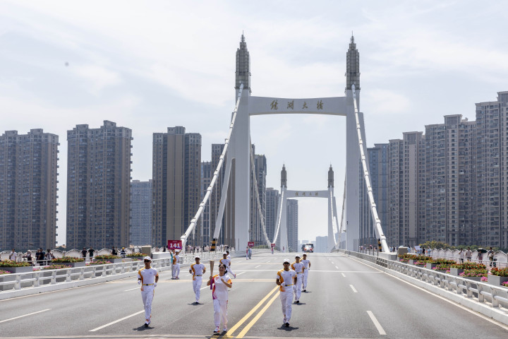 從古城到新城 杭州第19屆亞洲運動會火炬?zhèn)鬟f紹興站順利完成(圖8)