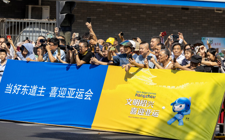 從古城到新城 杭州第19屆亞洲運動會火炬?zhèn)鬟f紹興站順利完成(圖4)