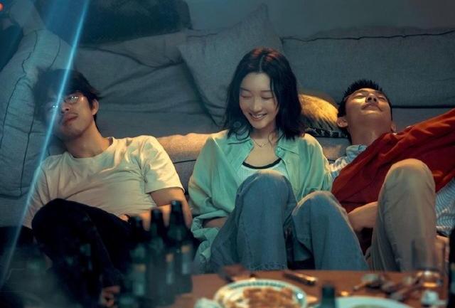 同樣聚焦網絡詐騙 周冬雨章宇主演的《鸚鵡殺》為何沒大爆(圖4)