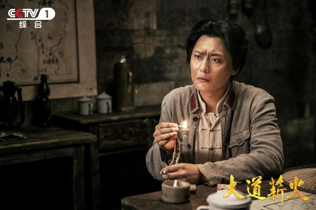 侯京?。翰粩喔卤硌莘绞秸宫F偉人魅力(圖2)