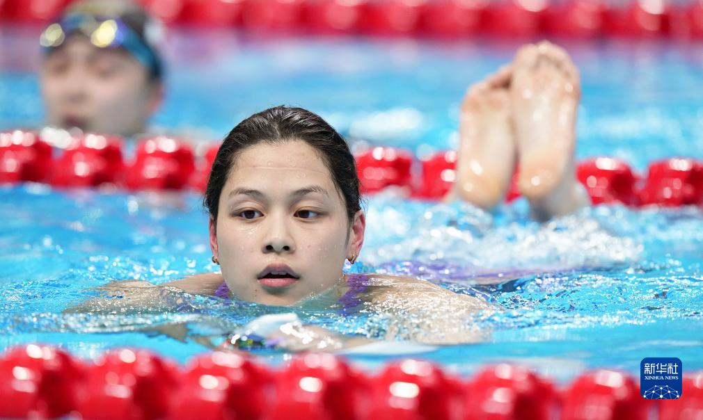 游泳――女子400米個(gè)人混合泳決賽：余依婷奪冠(圖2)
