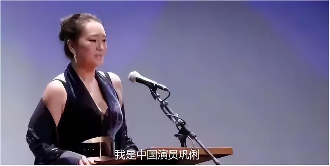鞏俐陪馬克龍訪華，多重身份引發網友熱議，她身上的秘密藏不住了(圖16)