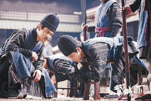 以小見(jiàn)大，《繁城之下》講述小人物的命運(yùn)抉擇