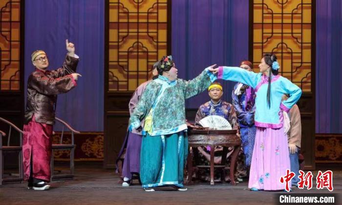 彰顯“津味曲藝”特色 新編曲藝劇《碩二爺傳奇》在天津首演(圖2) 彰顯“津味曲藝”特色 新編曲藝劇《碩二爺傳奇》在天津首演(圖2)