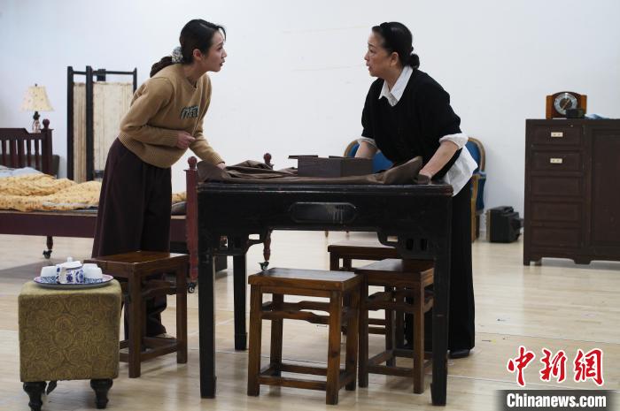 “上海閑話”版舞臺劇《長恨歌》首次公開排練現場(圖4) “上海閑話”版舞臺劇《長恨歌》首次公開排練現場(圖4)