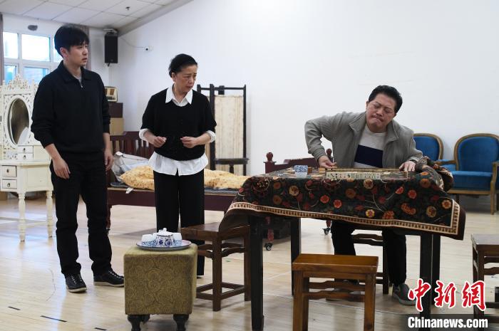 “上海閑話”版舞臺劇《長恨歌》首次公開排練現場(圖8) “上海閑話”版舞臺劇《長恨歌》首次公開排練現場(圖8)