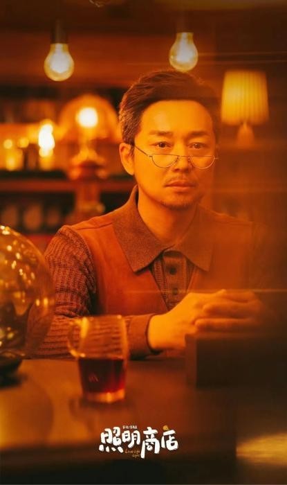 在《照明商店》中，劉奕君飾演商店老板。受訪人供圖