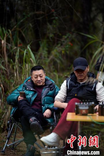 對(duì)話劇版《三大隊(duì)》創(chuàng)作團(tuán)隊(duì)：拍出“案”中的暗與光(圖3)
