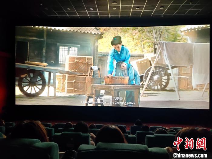 越劇電影《漢文皇后》福建首映 導演錢勇攜主創亮相(圖2) 越劇電影《漢文皇后》福建首映 導演錢勇攜主創亮相(圖2)