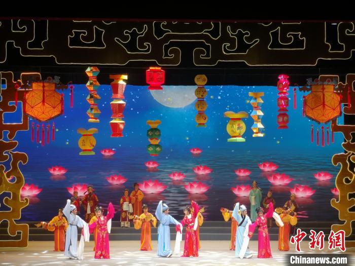 10多名梅花獎(jiǎng)得主亮相越劇春晚 攜經(jīng)典劇目“鬧元宵”