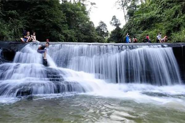 2024威遠(yuǎn)縣石板河景區(qū)門票優(yōu)惠政策