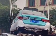 尾號(hào)6666出租車溜車墜河 因數(shù)字巧合 網(wǎng)評(píng)：建議無(wú)償轉(zhuǎn)讓給我