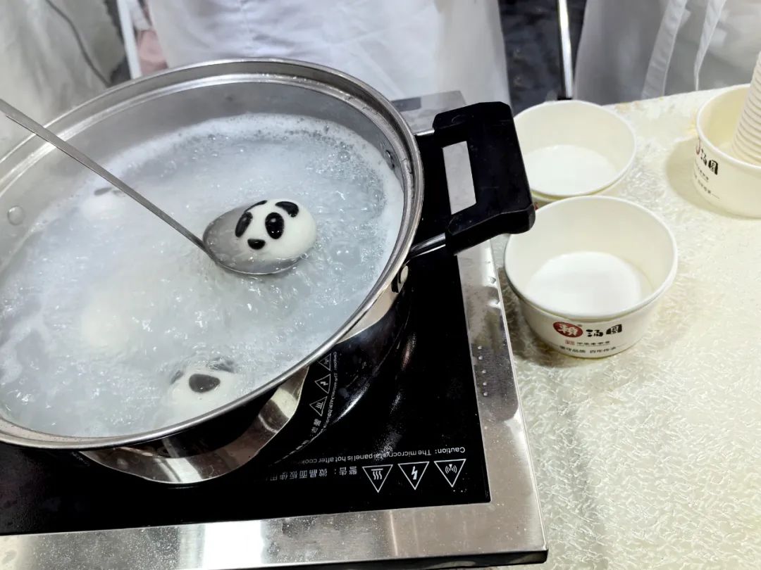 賴湯圓亮相良之隆展會，新品預制菜與爆漿糍粑系列引領新風尚(圖8)