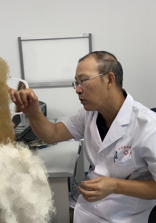  北京八大處整形楊明勇：筋膜懸吊用不可吸收線安全嗎?