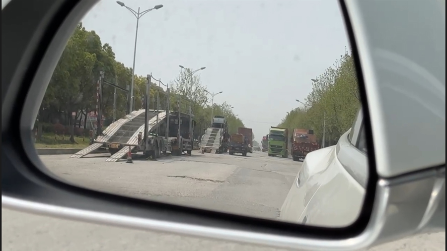 四團鎮集卡亂停車，司機說他們也不想這樣！新啟用的集卡服務中心能解決問題嗎(圖1)