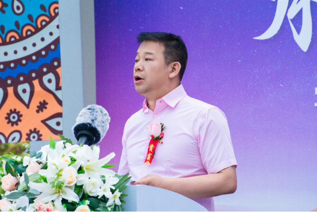 疆山如畫(huà)，駿馳天下！230輛宇通天駿V6大單批次交付新疆