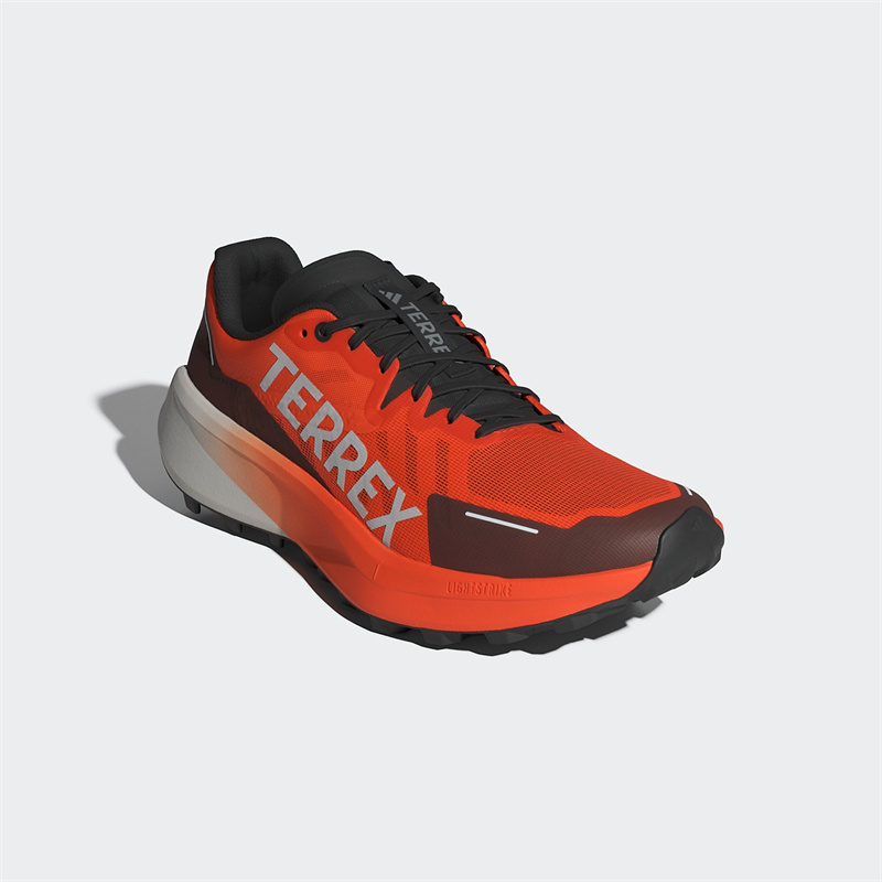 adidas TERREX發布新款越野競訓跑鞋  Agravic 3 大速恒星，競賽野訓，游刃有余